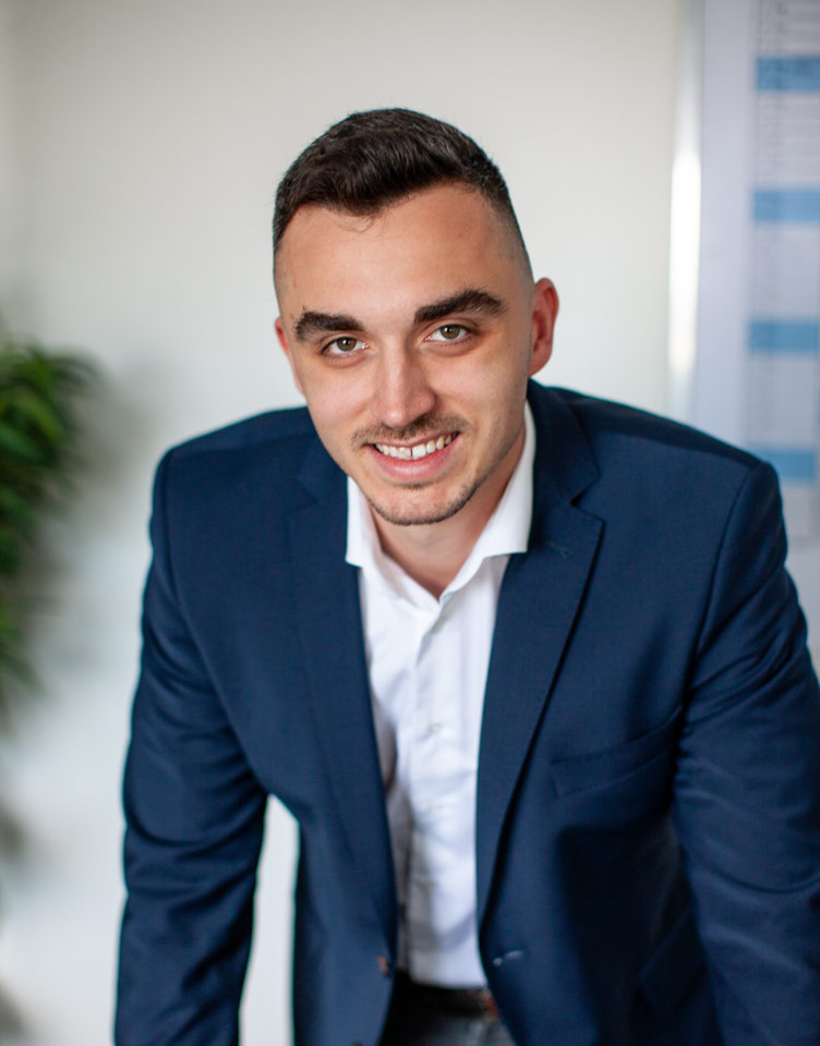 obchodný/projektový manažér+421 908 454 500malik@idona.sk  